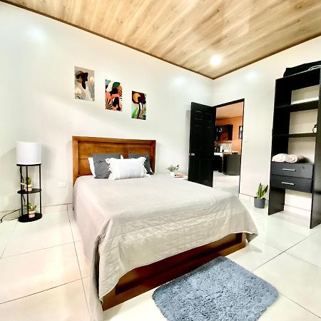Orange Apartment 5 Min Aeropuerto Juan Santamaria Alajuela Buitenkant foto