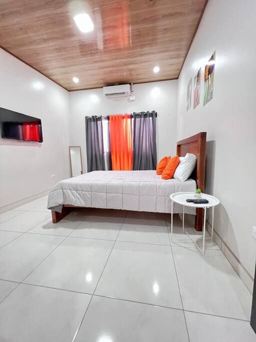 Orange Apartment 5 Min Aeropuerto Juan Santamaria Alajuela Buitenkant foto